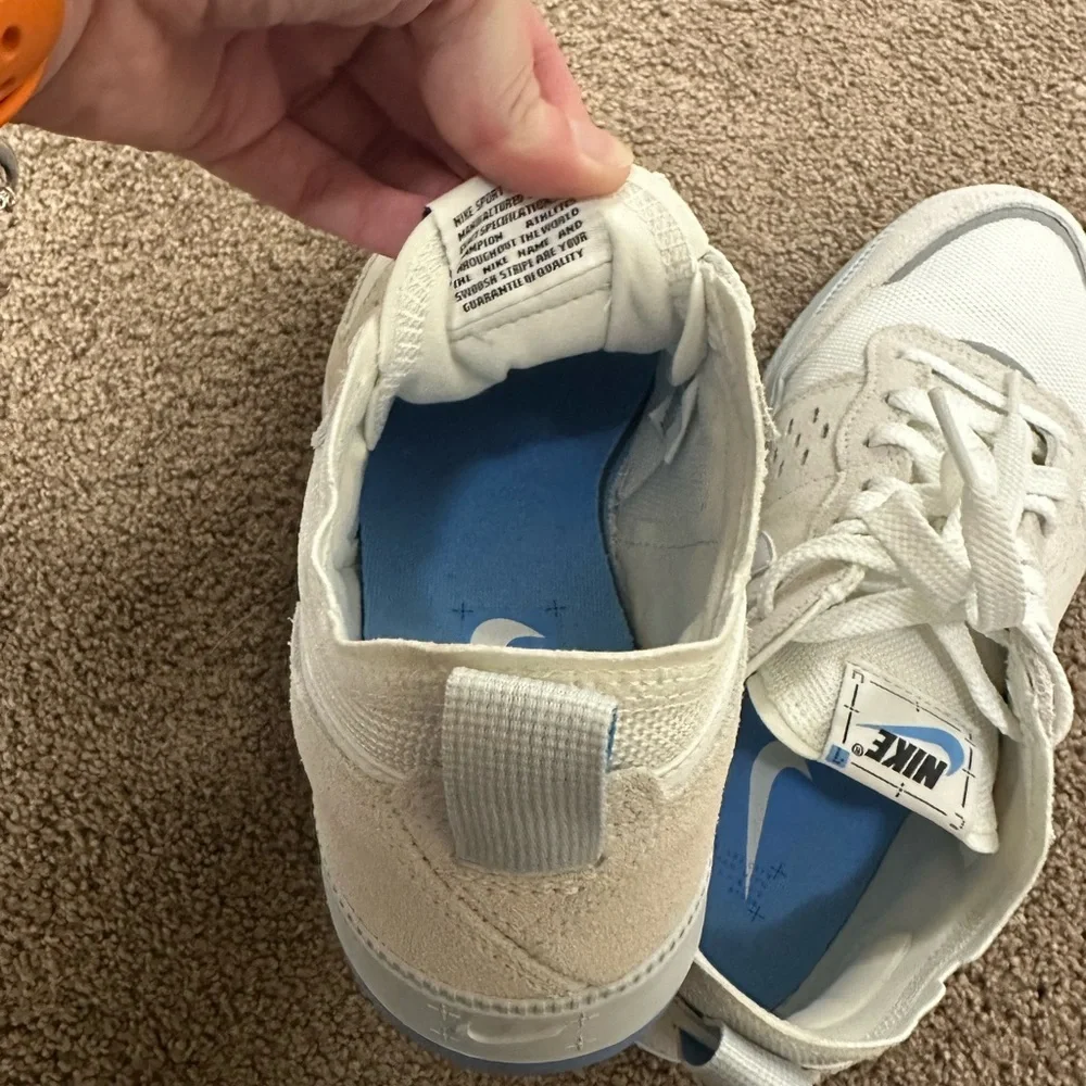 Nike Men's White and Light Blue Athletic Shoes